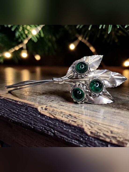 Vintage 1940s Jewelry - Vintage 1940s Sterling Silver Leaf with Emerald Green Cabochons Brooch